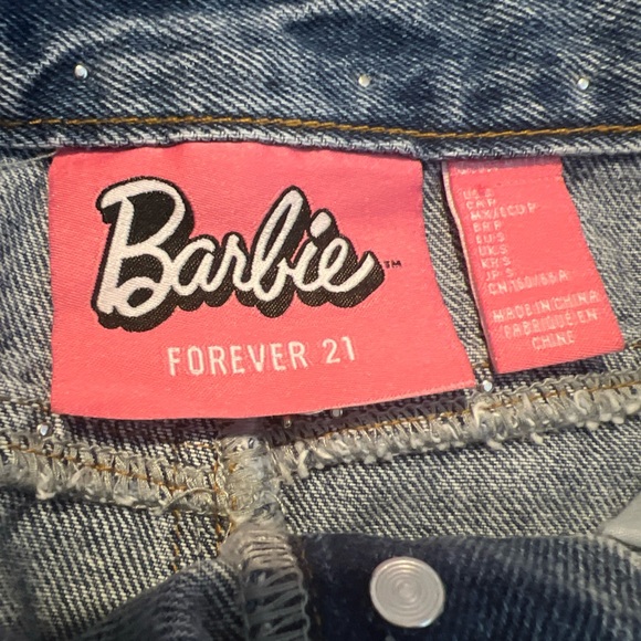 Barbie women’s denim skirt size small NWOT rare/hard to find - Picture 3 of 4